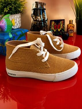 SeaVees- Mason Desert Boot Sneaker- Women's- SZ 8